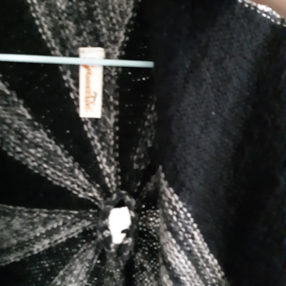 Circle sweater drapey, soft grey and black - Picture 8 of 8